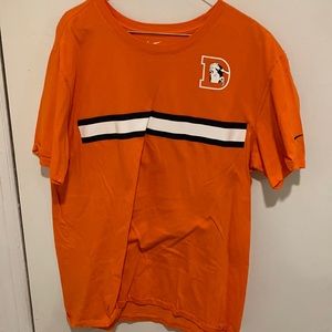 Nike Denver Broncos Tee Shirt Size Large Great condition